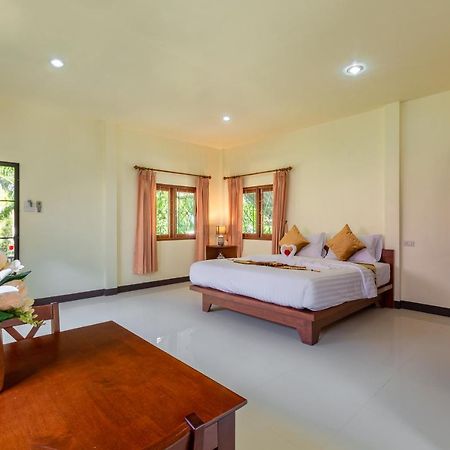 Green Garden House Ao Nam Mao Екстер'єр фото